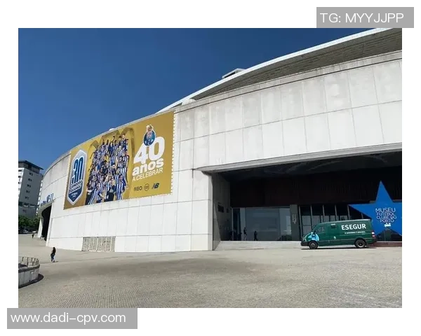 足球明星同款项链时尚潮流引领者让你瞬间成为球场焦点