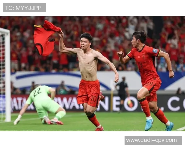 足球明星坚持不懈的奋斗精神与成功背后的故事