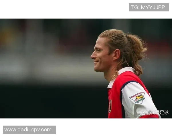 足球明星头上戴的神秘饰品背后隐藏的故事与文化意义解析