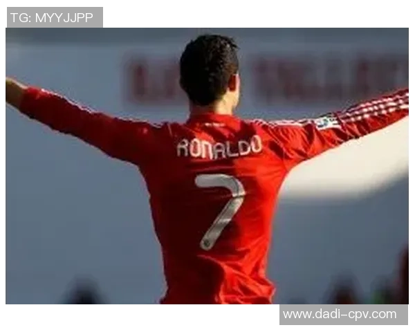 足球明星女神推荐好鞋让你在球场上尽显风采与魅力