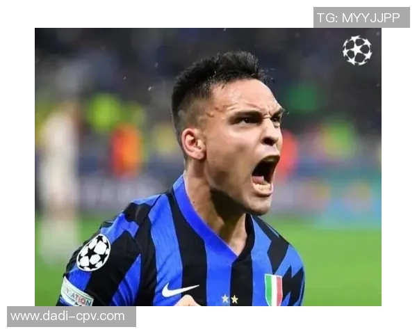 足球明星扔刀视频引发热议网友热评不断揭示背后故事与影响 足球明星扔刀视频引发热议网友热评不断揭示背后故事与影响