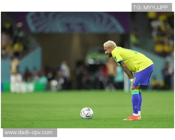 足球明星意外走光瞬间曝光引发热议网友热评不断