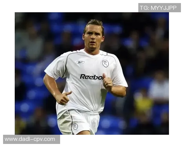 足球明星戴维斯的儿子展现天赋引发媒体热议与球迷期待