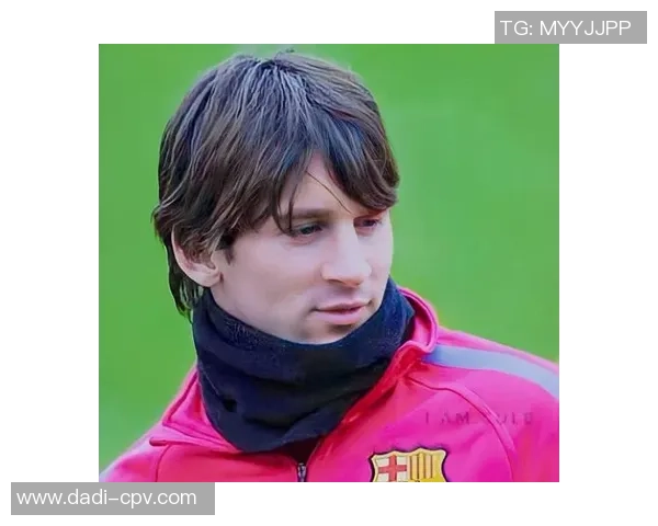 足球明星梅西的艺术之旅:用画笔描绘绿茵传奇与激情瞬间 足球明星梅西的艺术之旅:用画笔描绘绿茵传奇与激情瞬间