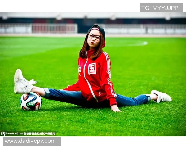 足球明星独特头套帽子揭秘时尚与功能的完美结合